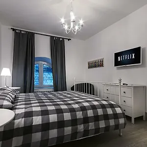 chiatamone-seaside-suite.hotels-amalfi.com/